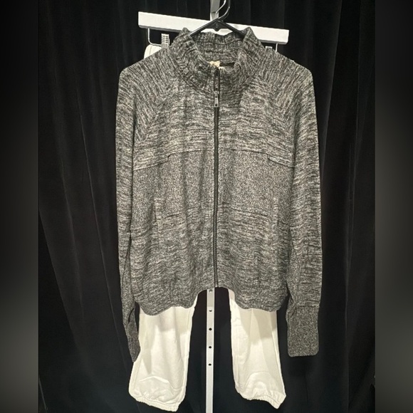 Hem & Thread loungewear NWT two piece, zip front gray jacket with pockets. S,M,L - Picture 1 of 6